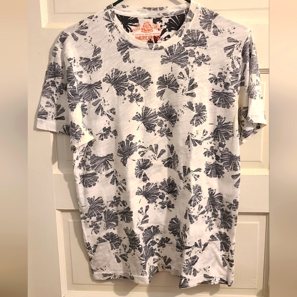 Graphic t-shirt